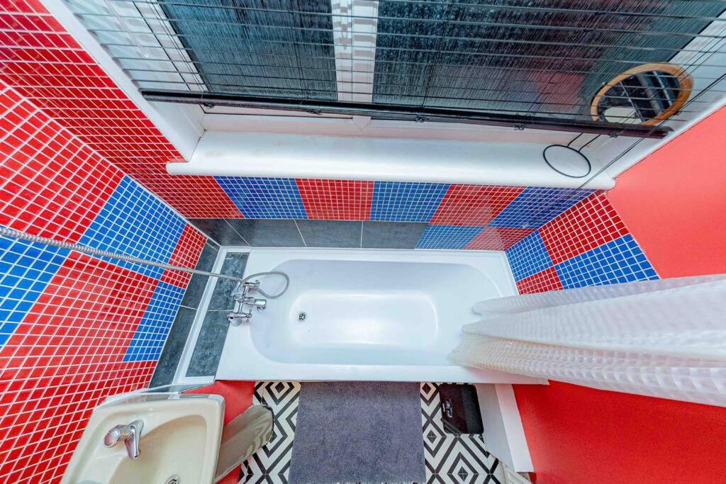 Unique Home W/Garden Hot Tub, Sauna & Cinema Room Лондон Екстер'єр фото