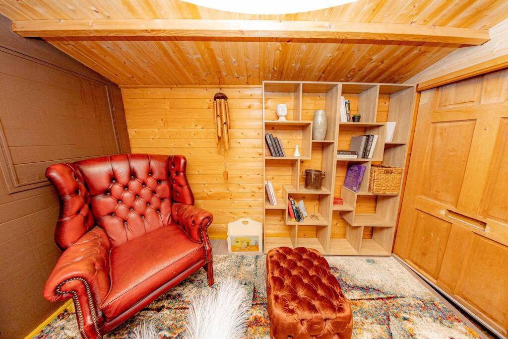 Unique Home W/Garden Hot Tub, Sauna & Cinema Room Лондон Екстер'єр фото