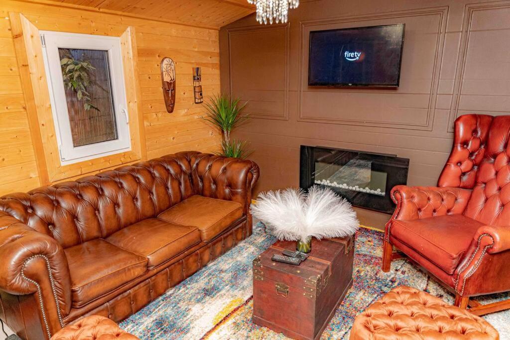 Unique Home W/Garden Hot Tub, Sauna & Cinema Room Лондон Екстер'єр фото
